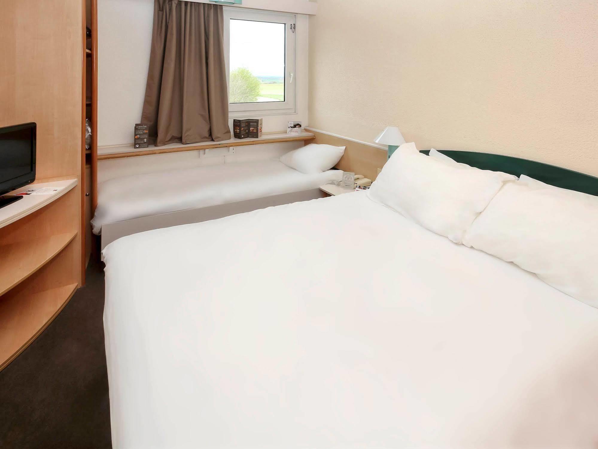 Ibis Auxerre Sud Hotel Venoy Buitenkant foto